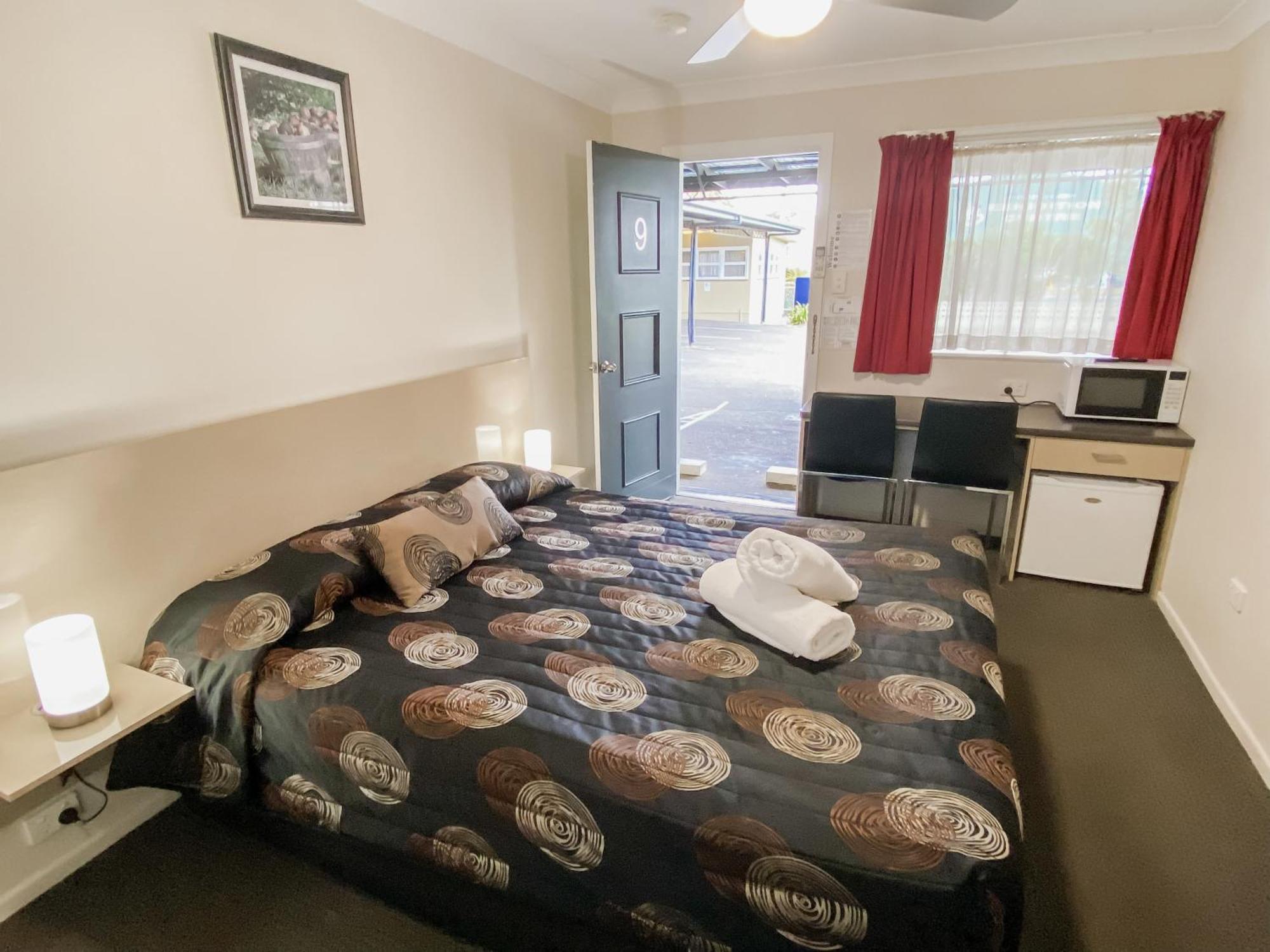 High Street Motor Inn Станторп Экстерьер фото