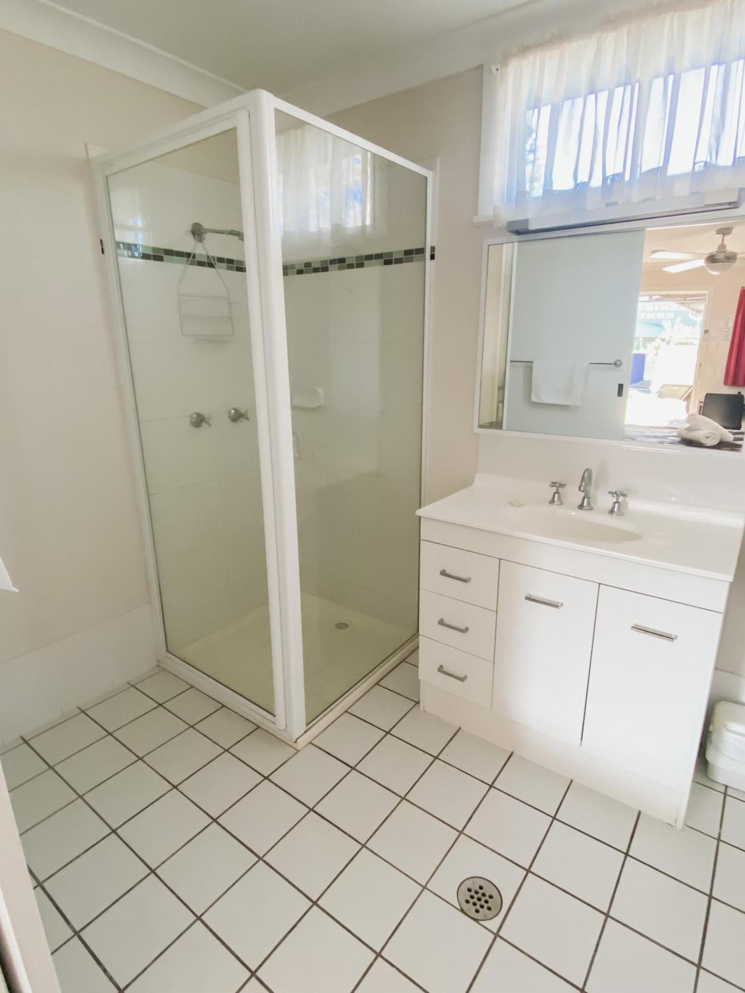 High Street Motor Inn Станторп Экстерьер фото